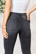 Load image into Gallery viewer, BAYEAS So Perfect Cropped Skinny Jeans
